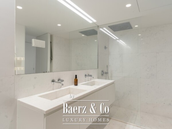 photo 12 Luxurious Apartment with 3 Ensuite Bedrooms - Garden and Swimming Pool - Privileged Location - Sea View - Walking Distance from the beach - Gated community with 24/7 Security.