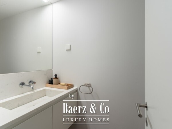 photo 23 Luxurious Apartment with 3 Ensuite Bedrooms - Garden and Swimming Pool - Privileged Location - Sea View - Walking Distance from the beach - Gated community with 24/7 Security.