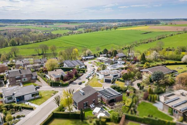 photo 39 Bouwensstraat 25