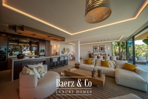 photo 9 PRIVATE AUCTION : NEW CONTEMPORARY LUXURY VILLA IN SAINTE-MAXIME (83)