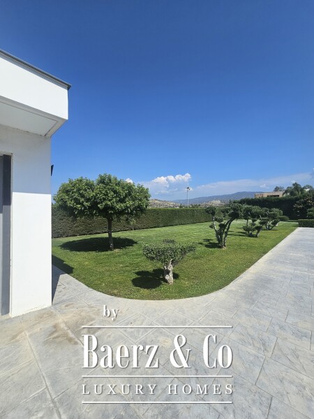 photo 6 2355923 - Luxury Villa For sale in Moni, 550 sq.m.