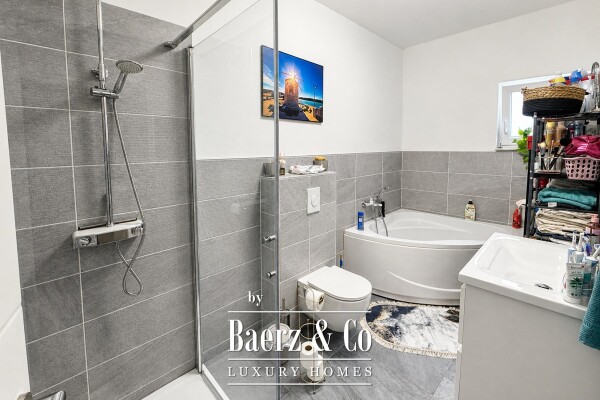 photo 14 Zadar, Rtina, house with swimming pool and three residential units, 200 m from the sea