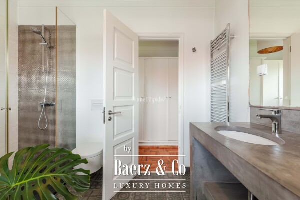 photo 22 Beautiful luxury home in Carcavelos e Parede, Carcavelos