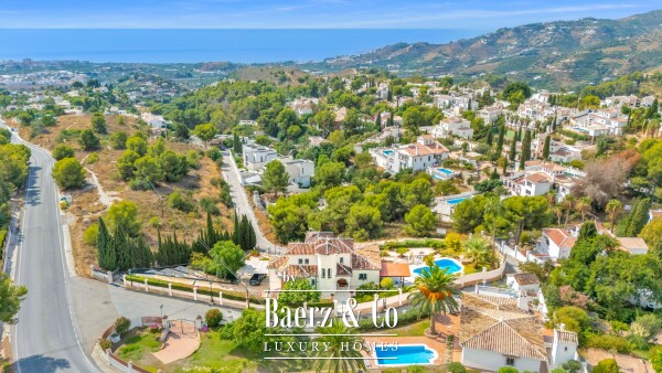 photo 3 Private Mediterranean villa with elegant outdoor living in Cortijo San Rafael