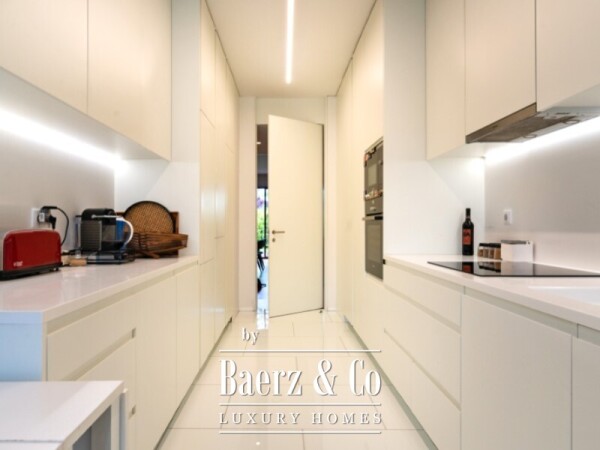 photo 8 Luxury 2 Bedroom Apartment with Private Garden in Restelo, inserted in a condominium of excellence