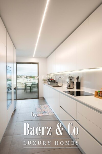 photo 26 Beautiful luxury home in Carcavelos e Parede, Carcavelos