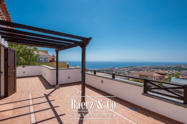 photo 16 Elegant sea view villa divided into Two Independent Residences