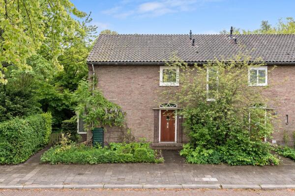 photo 5 Charlotte de Bourbonstraat 24