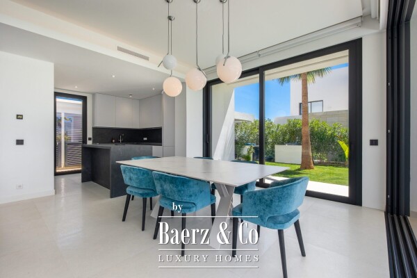 photo 13 Villa - Marbella East - Ref: 8716