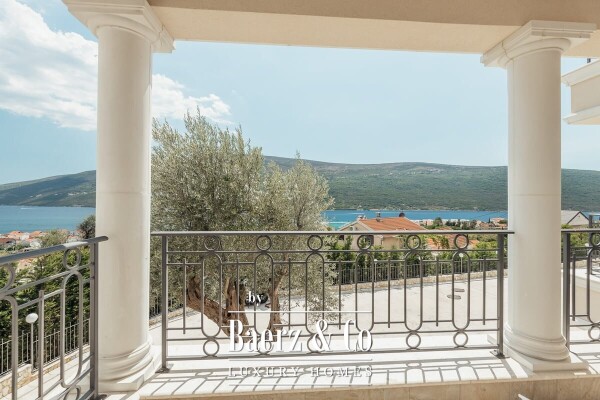 photo 15 Sea View Penthouse in a Luxury Complex near the Marina