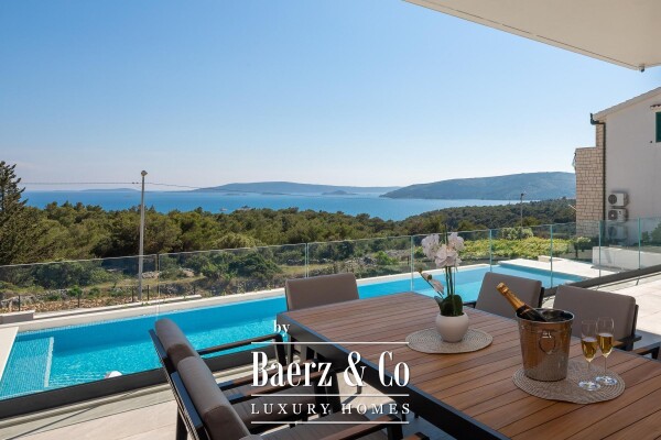 photo 4 Trogir, Seget — luxury villa with a swimming pool and beautiful views of the forest, sea, and island