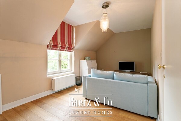 photo 22 Gelegen in doodlopende straat 6slpk,3badks!