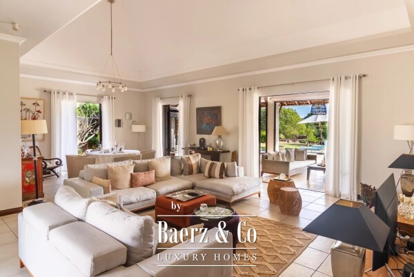 photo 11 Exceptional Villa in a Prestigious Golf Estate