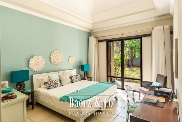 photo 18 Exceptional Villa in a Prestigious Golf Estate