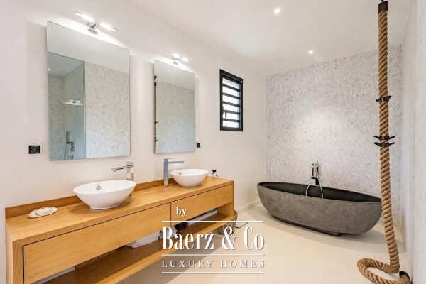 photo 20 Exceptional 5-Bedroom Riverfront Villa – Tamarin