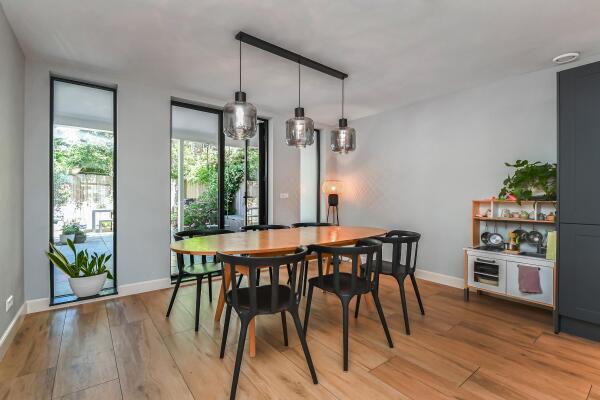 photo 10 Borneostraat 195