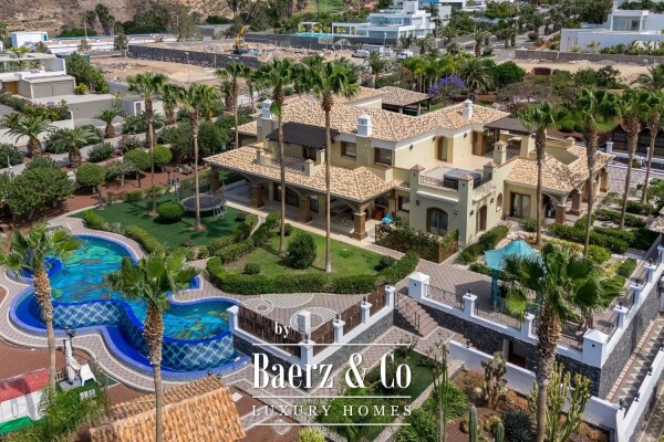 photo 4 Impressive villa on prime location on Tenerife