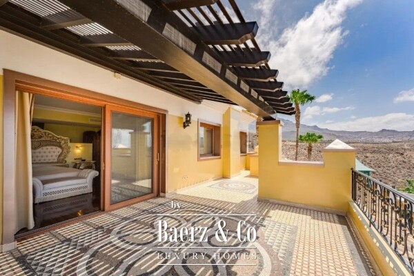 photo 7 Impressive villa on prime location on Tenerife