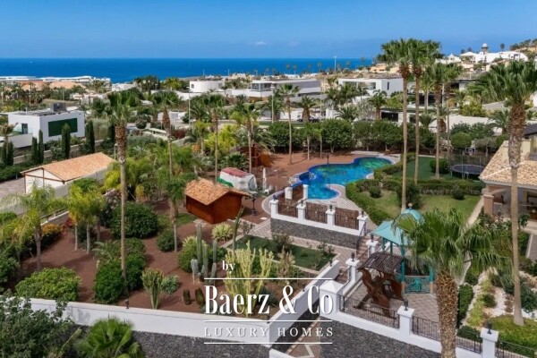 photo 12 Impressive villa on prime location on Tenerife