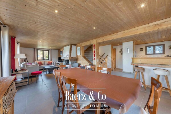 photo 4 Chalet - 4 bedrooms - overlooking the village