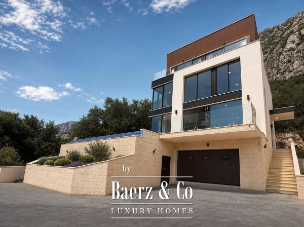 photo 3 Luxurious VIlla in Kotor with a Sea View and a Pool