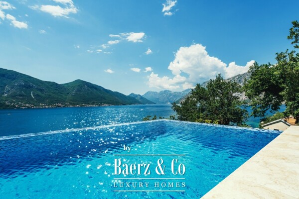photo 5 Luxurious VIlla in Kotor with a Sea View and a Pool