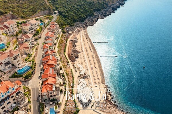 photo 4 Luxurious Studio Apartment on the Coast of Montenegro
