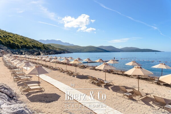 photo 8 Luxurious Studio Apartment on the Coast of Montenegro