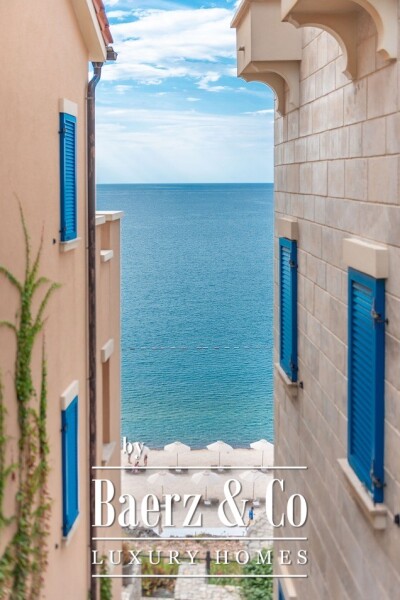 photo 15 Luxurious Studio Apartment on the Coast of Montenegro