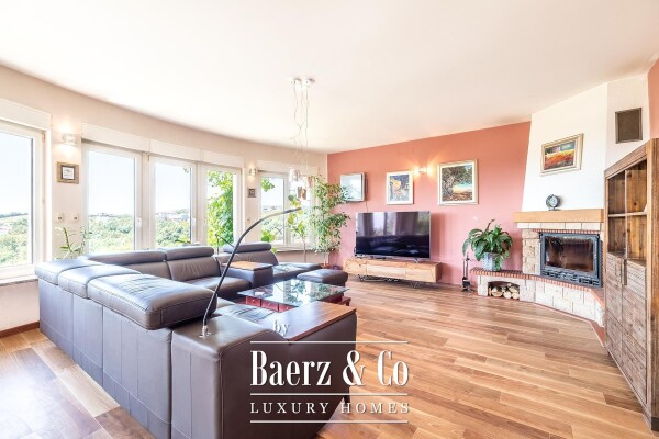 photo 1 Zagreb, Vrhovec, attractive villa with a garden and parking, 530 m²