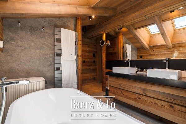photo 11 Exceptional chalet of 330 sqm with 5 bedrooms and garden