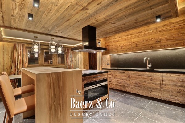 photo 2 Exceptional New-Build 6-Room Chalet in Villarabout