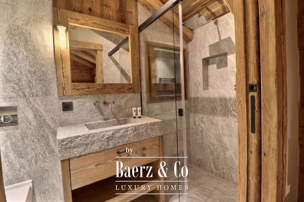 photo 8 Exceptional New-Build 6-Room Chalet in Villarabout