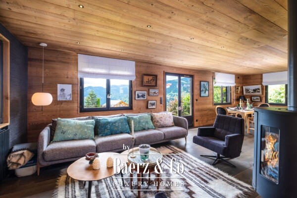 photo 3 4 BEDROOM WELCOMING CHALET - SKI IN SKI OUT