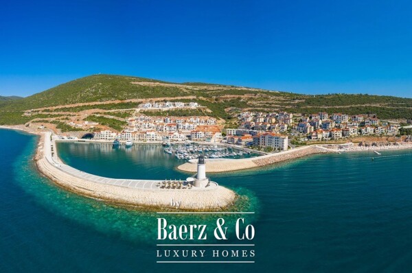 photo 2 Luxurious Apartment with a Large Terrace on the Coast of Montenegro