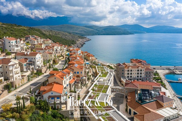 photo 4 Luxurious Apartment with a Large Terrace on the Coast of Montenegro