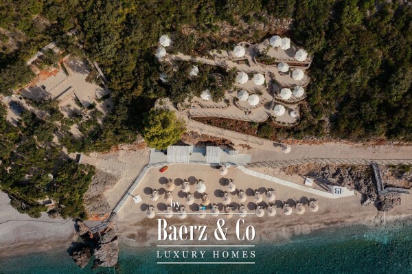 photo 8 Luxurious Apartment with a Large Terrace on the Coast of Montenegro