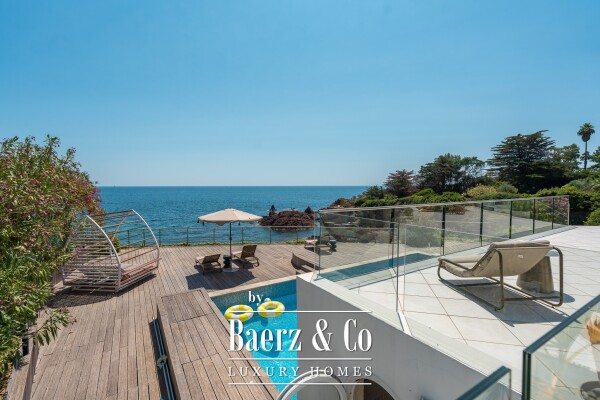 photo 18 EXCEPTIONAL WATERFRONT VILLA ON THE FRENCH RIVIERA