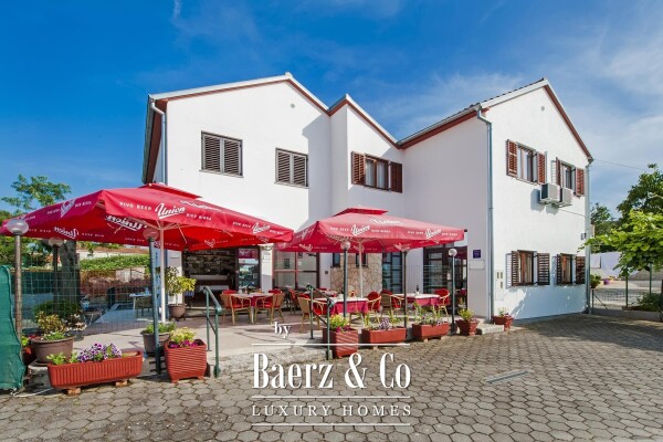 photo 1 Rovinj, Area - Exclusive House with Restaurant, Apartment and Rooms