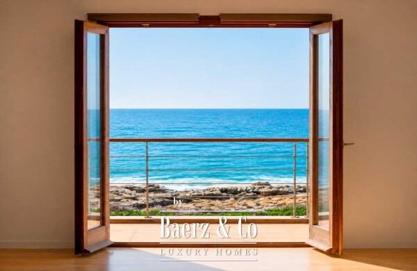 photo 1 SEAFRONT VILLA IN CIUTADELLA, MENORCA, WITH PRIVATE POOL AND EXPANSION POTENTIAL