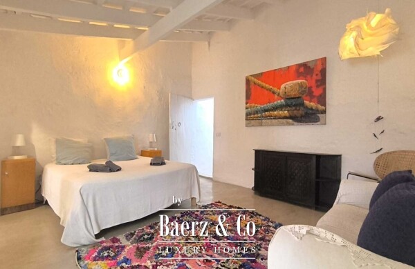 photo 18 RENOVATED MENORCAN HOUSE FOR SALE IN THE HISTORIC OLD TOWN OF CIUTADELLA, MENORCA – COURTYARD WITH SWIMMING POOL, 4 EN-SUITE BEDROOMS AND ORIGINAL ARCHITECTURAL FEATURES