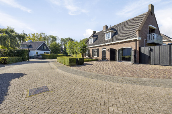photo 43 Diepenbrockstraat 11