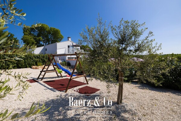 photo 9 Istria, Višnjan - Luxury 260 m² Villa with a Heated Pool and 4 En-Suite Bedrooms