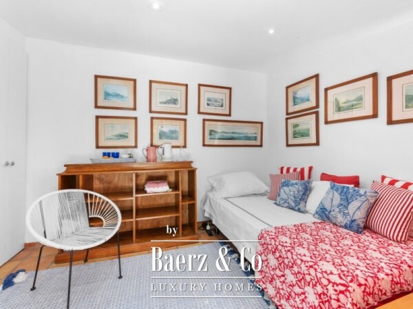 photo 9 Charming Five-Bedroom Villa with Garage in the Historic Centre of Cascais