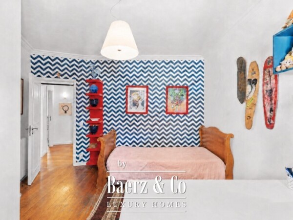 photo 13 Charming Five-Bedroom Villa with Garage in the Historic Centre of Cascais