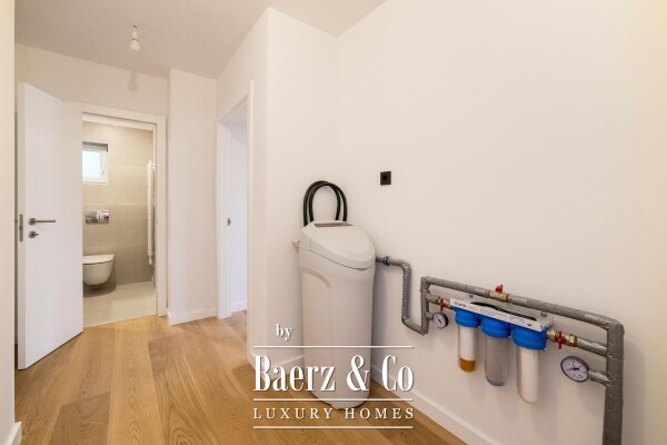 photo 11 Zagreb, Srebrnjak, modern four-room apartment 151.00 m² with garden and garage