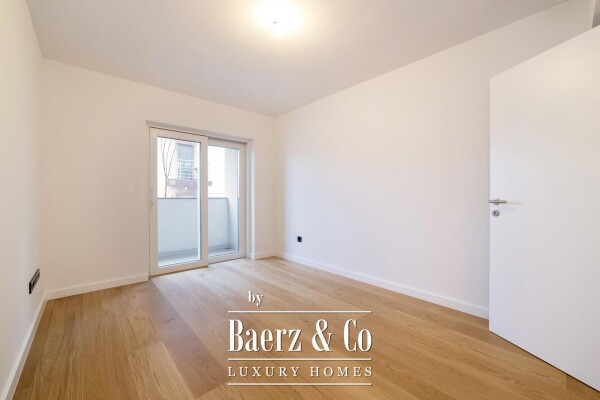 photo 12 Zagreb, Srebrnjak, modern four-room apartment 151.00 m² with garden and garage