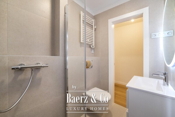 photo 18 Zagreb, Srebrnjak, modern four-room apartment 151.00 m² with garden and garage