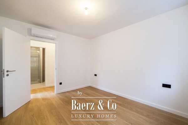 photo 21 Zagreb, Srebrnjak, modern four-room apartment 151.00 m² with garden and garage