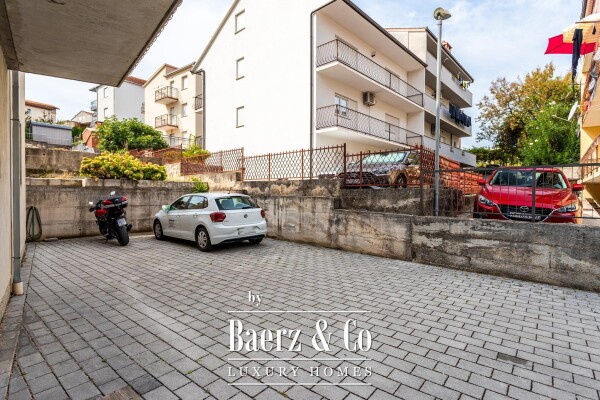 photo 3 Stobreč, a well-built house with 3 apartments, total area of 561 m²